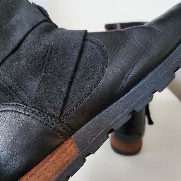 Sorel Women's Major Moto Plaid Boots - Picture 8 of 8